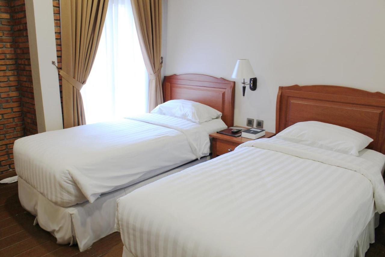 Thong'S Inn Hotel Kualanamu Медан Экстерьер фото
